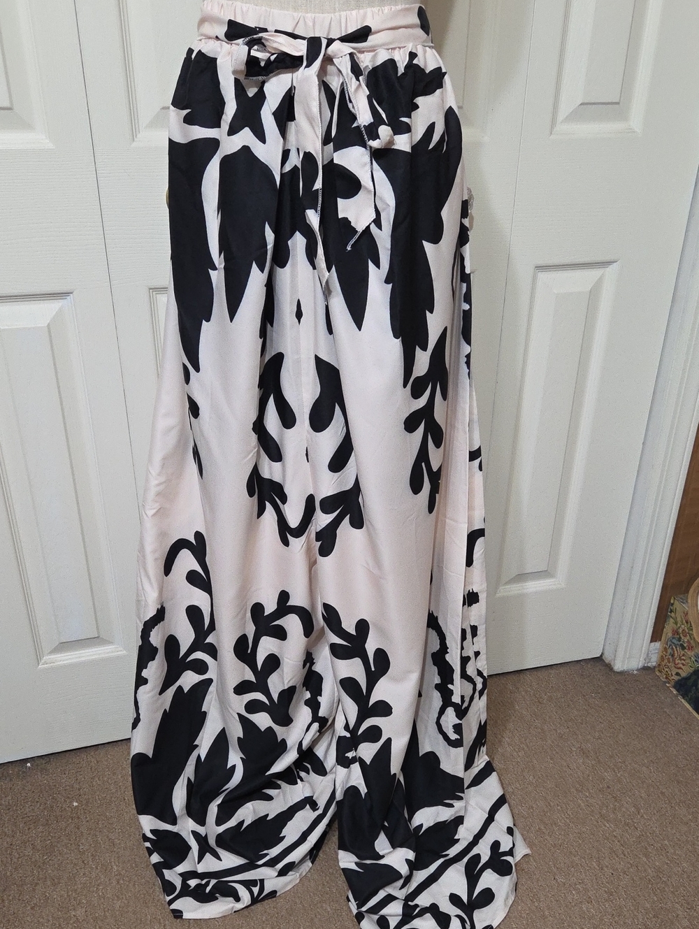 Black & Cream Patterned Extra Wide Pants